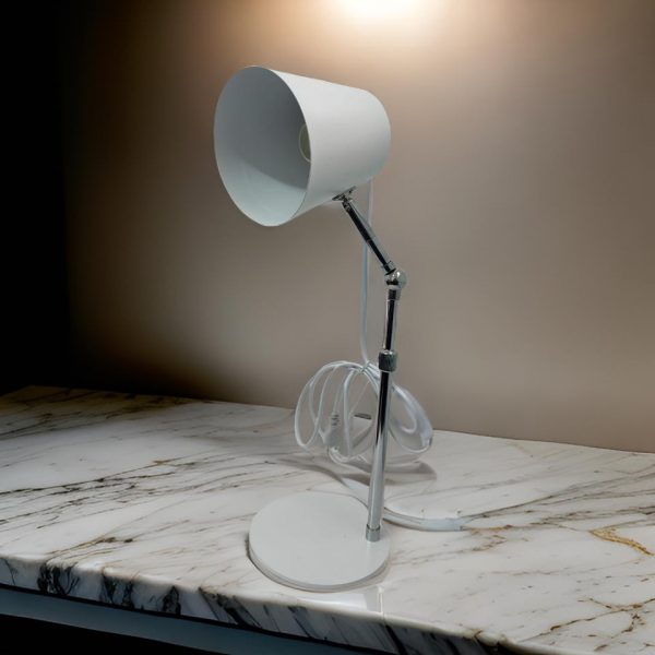 Wihte Metal Desk Lamp, No. Lh2-1
